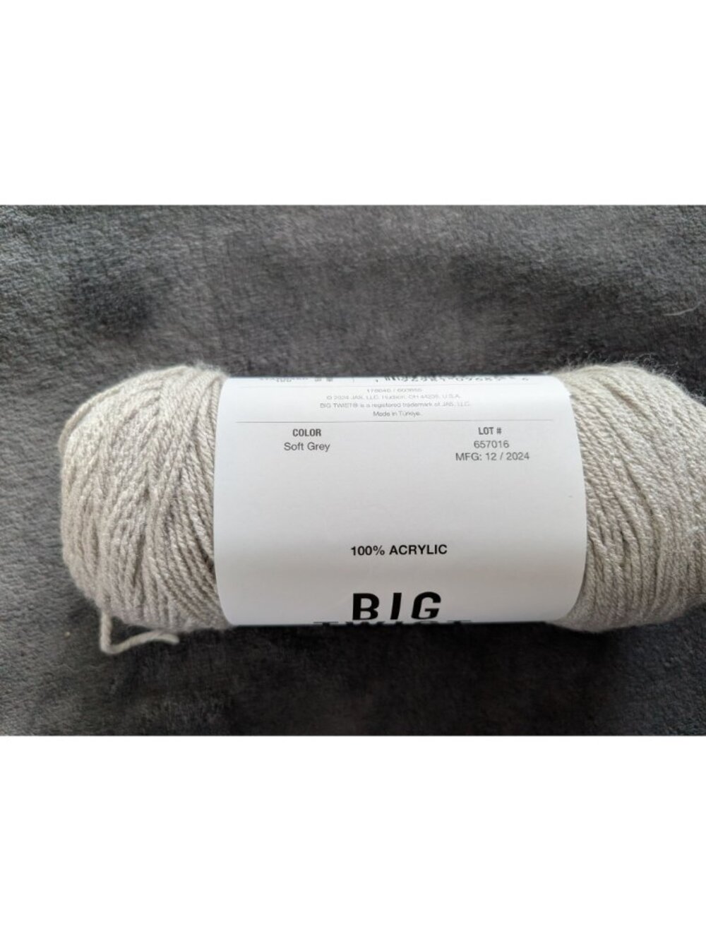 Big Twist Value Acrylic Yarn‎ - Soft Gray - Picture 3 of 5